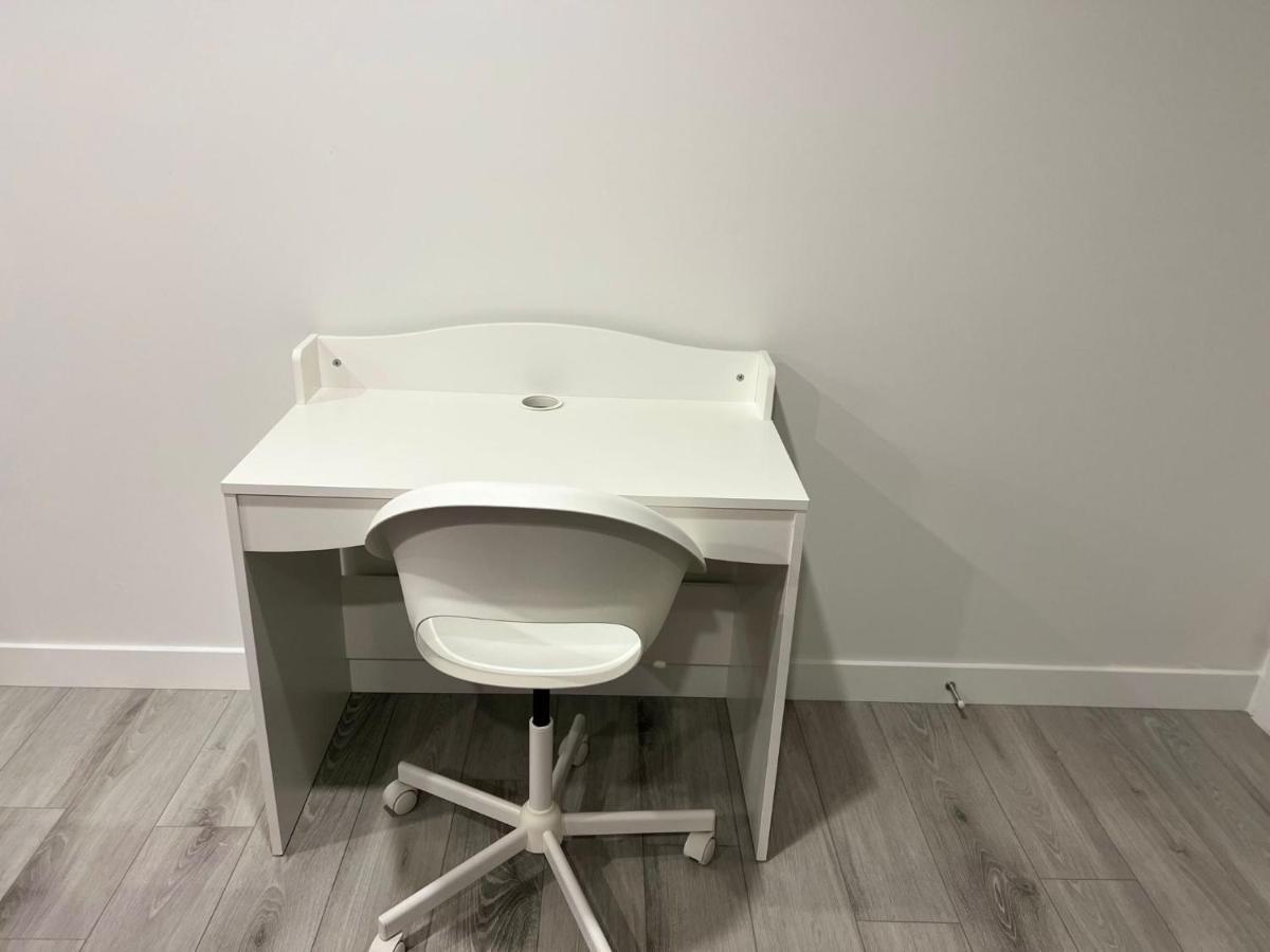 Beautiful 2 Bedroom Home Away From Home YYC Exterior foto