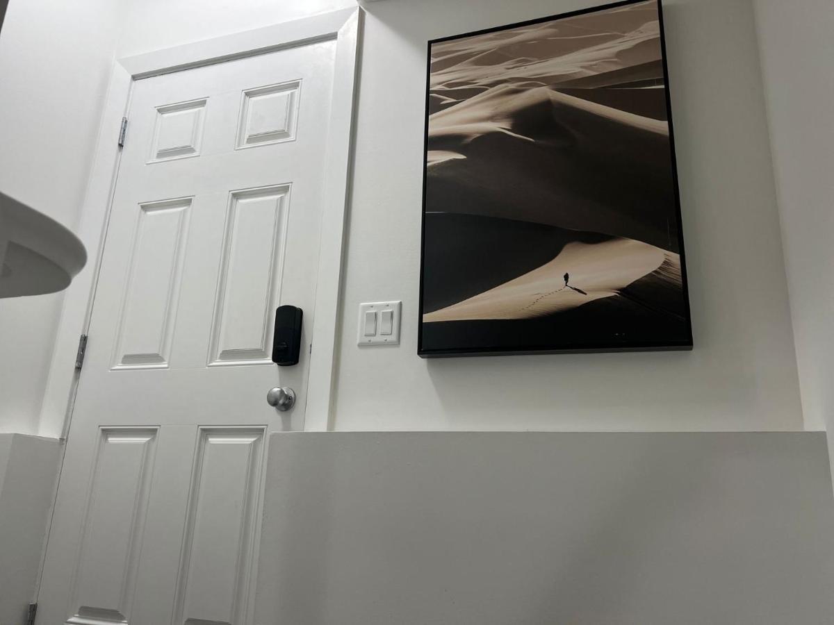 Beautiful 2 Bedroom Home Away From Home YYC Exterior foto
