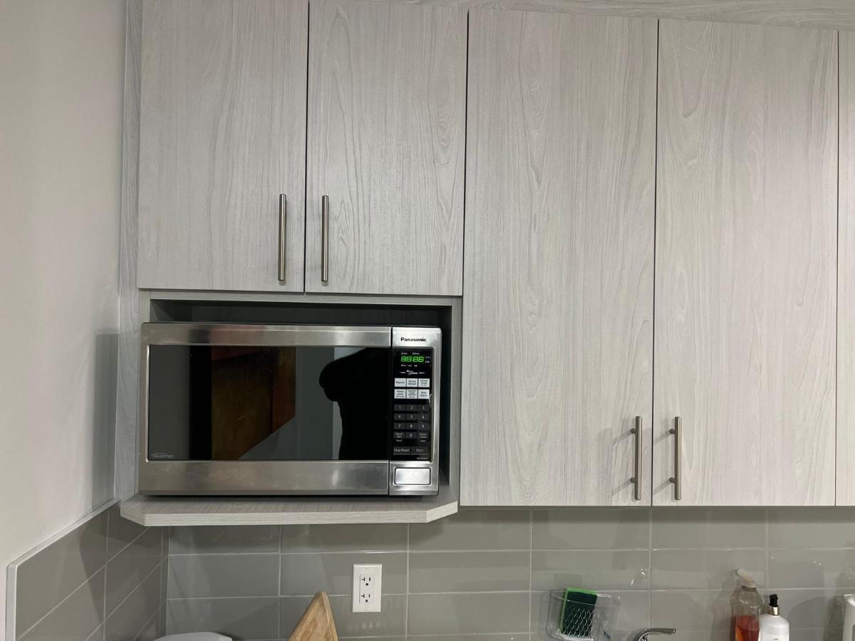Beautiful 2 Bedroom Home Away From Home YYC Exterior foto